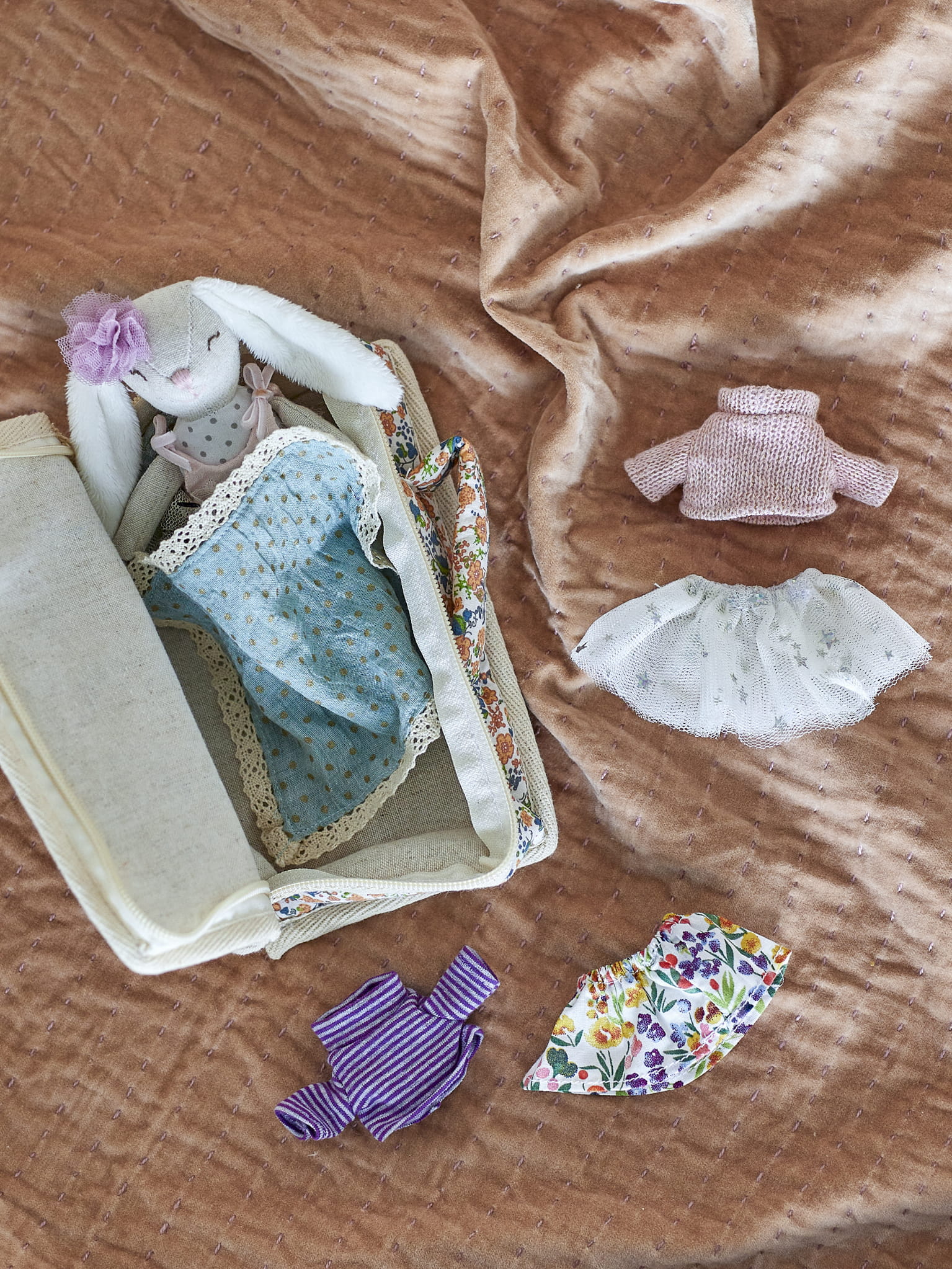Maskotka lalka Milly z ubrankami królik Bloomingville pomysł na prezent