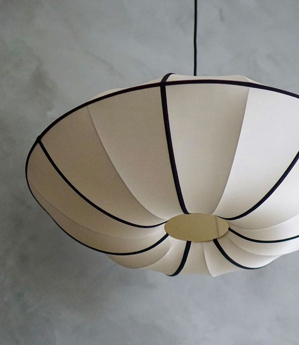 Jedwabna lampa sufitowa Indochina Classic Ufo ø70x27cm czarna lamówka OI SOI OI