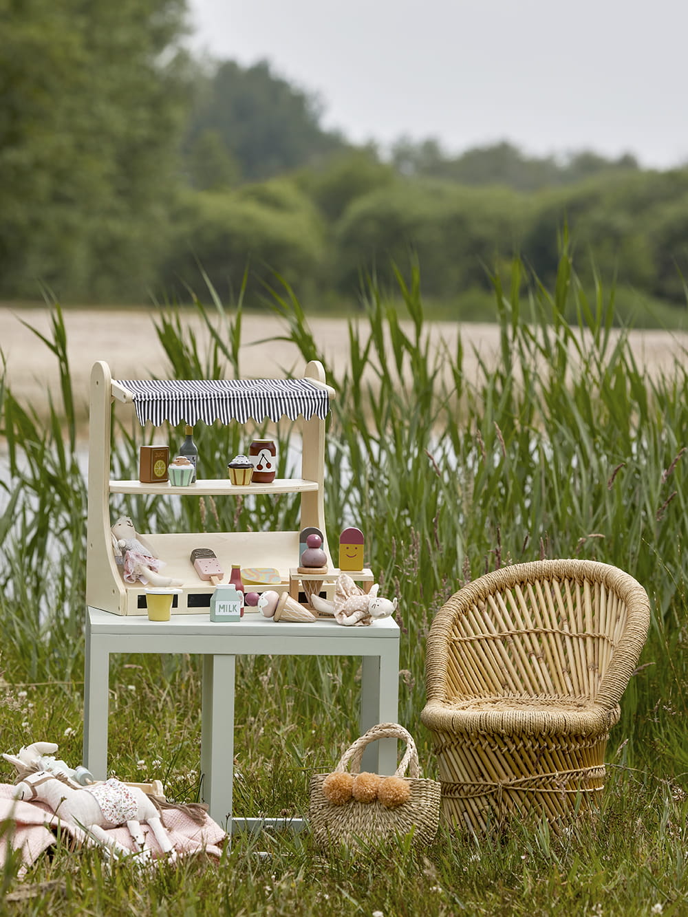 Komplet zabawkowy Yuliya Food drewniany produkty Bloomingville