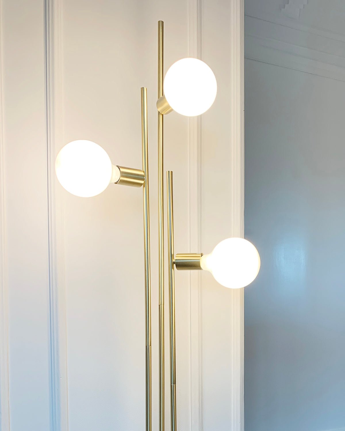 Lampa podłogowa Balance Hübsch