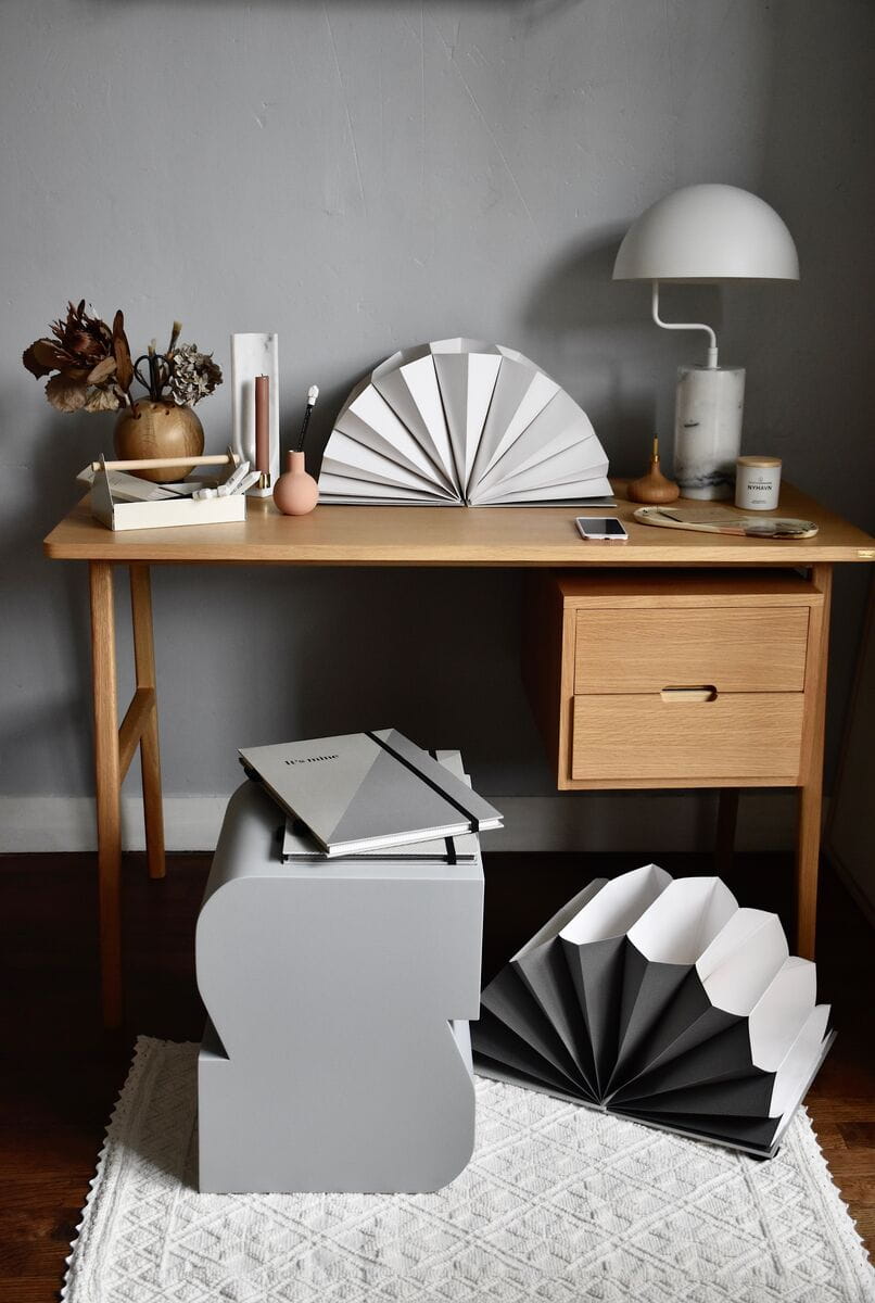 Lampa Poise biały marmur modern Hübsch