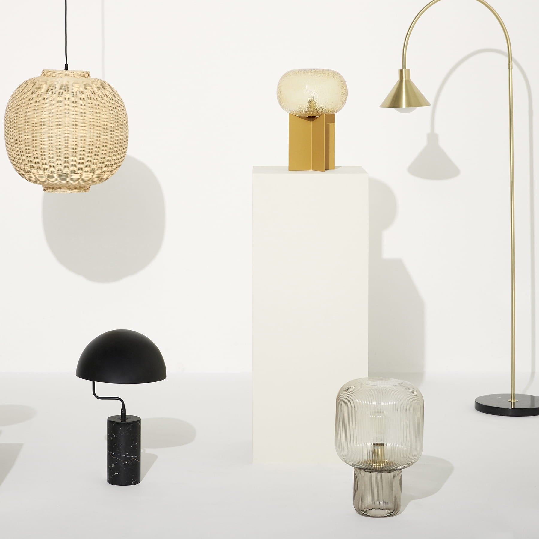 Lampa Poise czarny marmur modern Hübsch