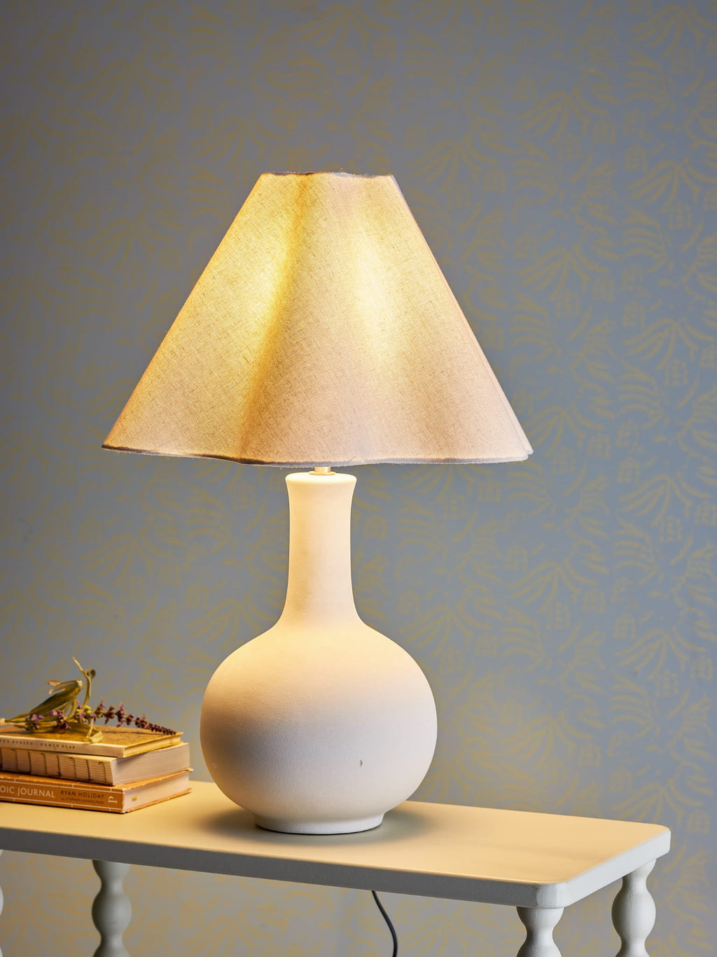 Lampa stołowa Heide biała kamionka Bloomingville