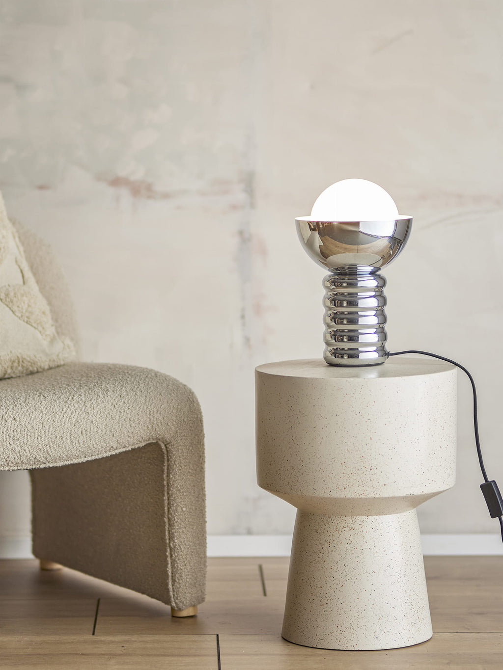 Lampa stołowa Spike srebrna metalowa Bloomingville