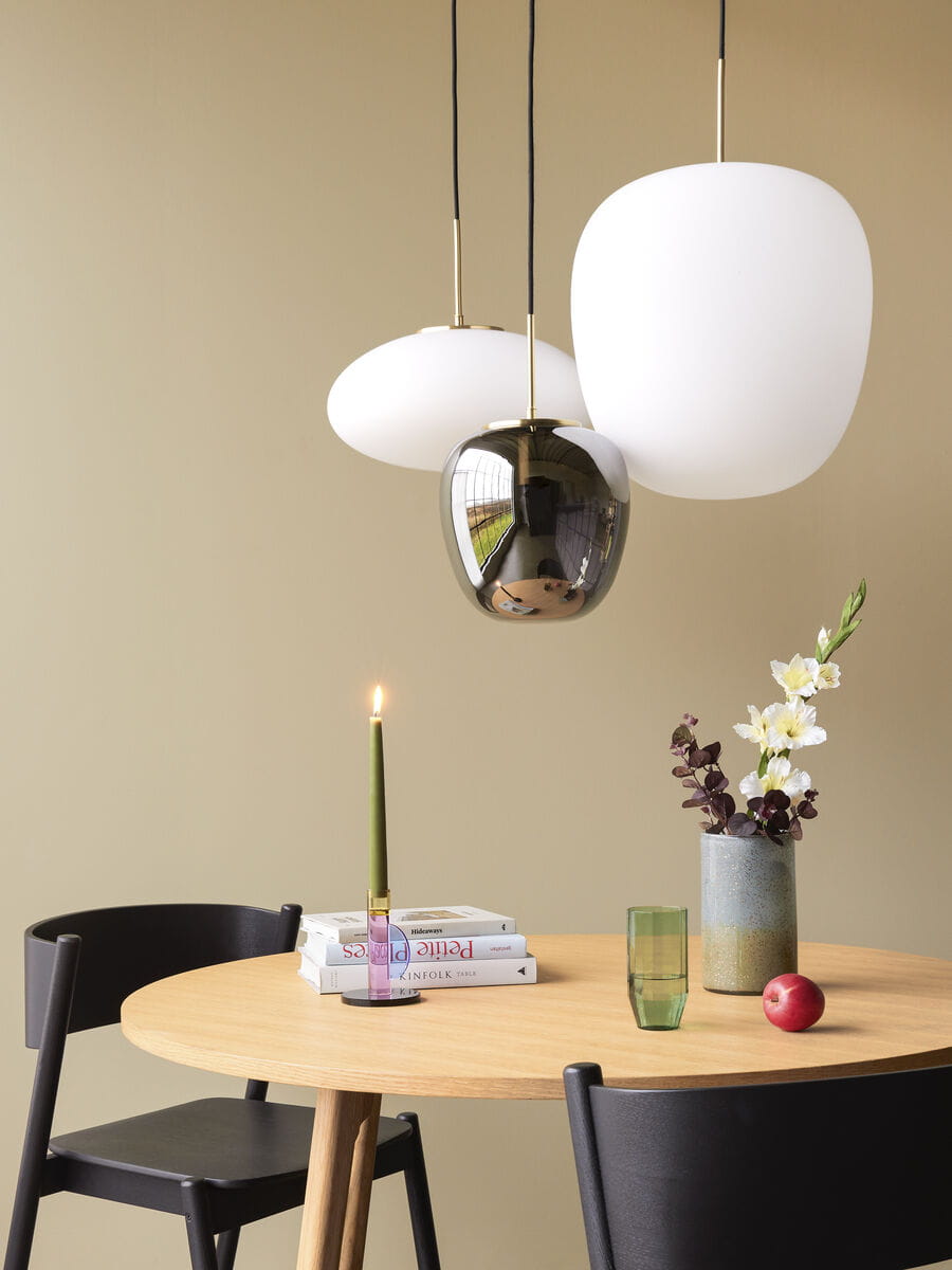 Lampa wisząca Muse biała szklana ø40x40 cm duża Hübsch