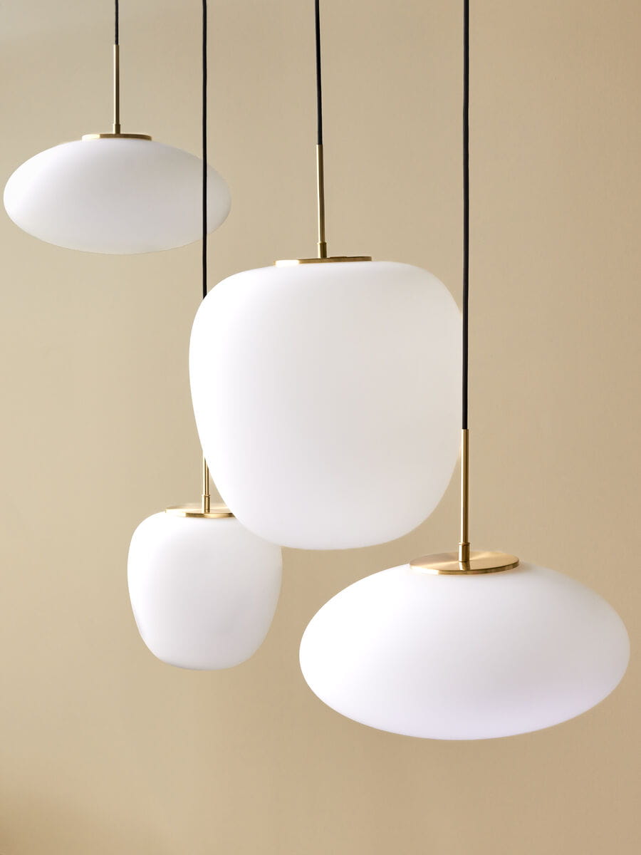 Lampa wisząca Muse biała szklana ø40x40 cm duża Hübsch