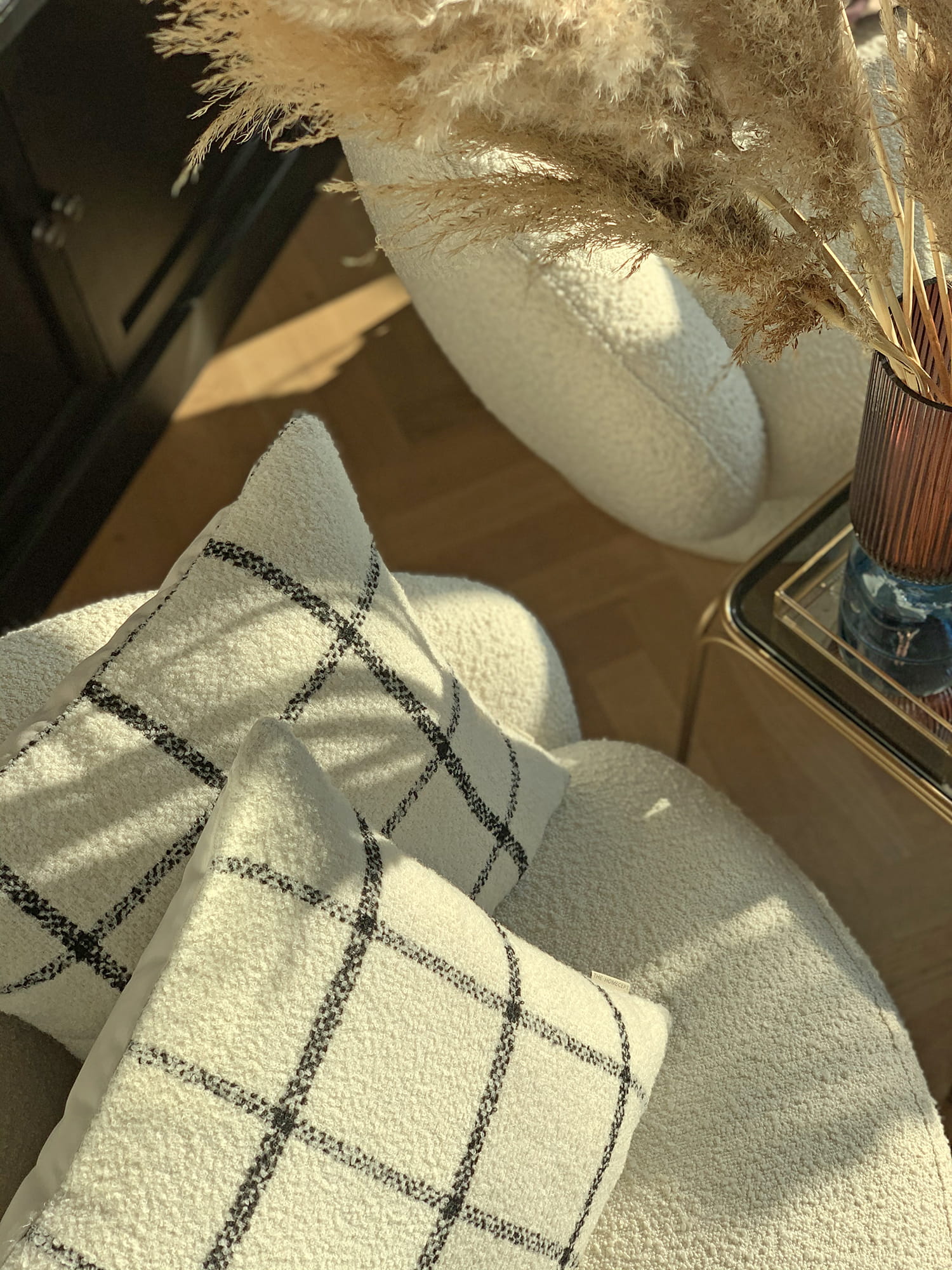 Poduszka Boucle Krata wełna THE HOMECEPT