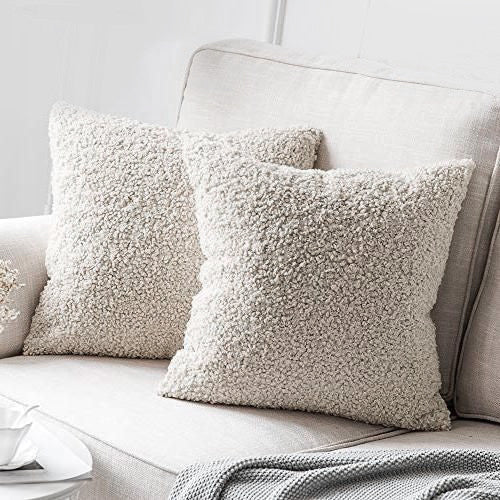 Poduszka Boucle Teddy beżowa THE HOMECEPT