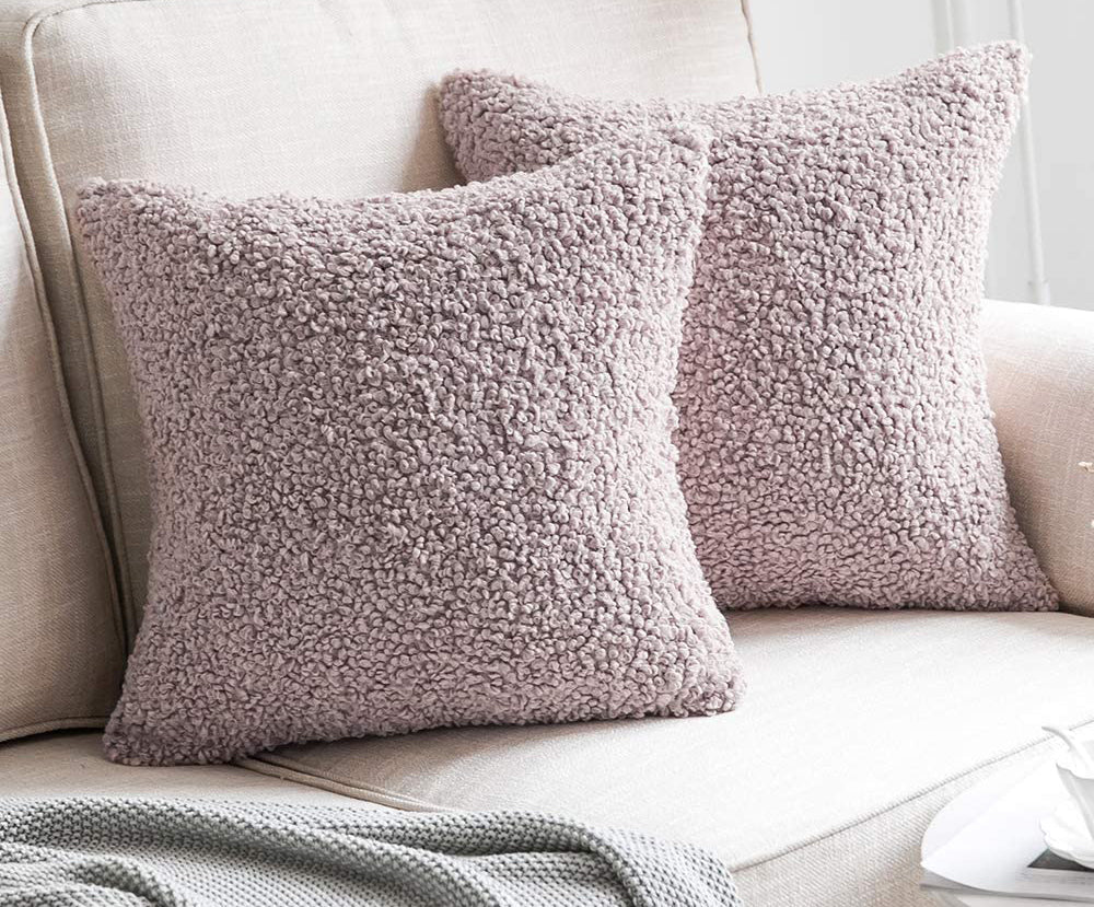 Poduszka Boucle Teddy brudny róż THE HOMECEPT