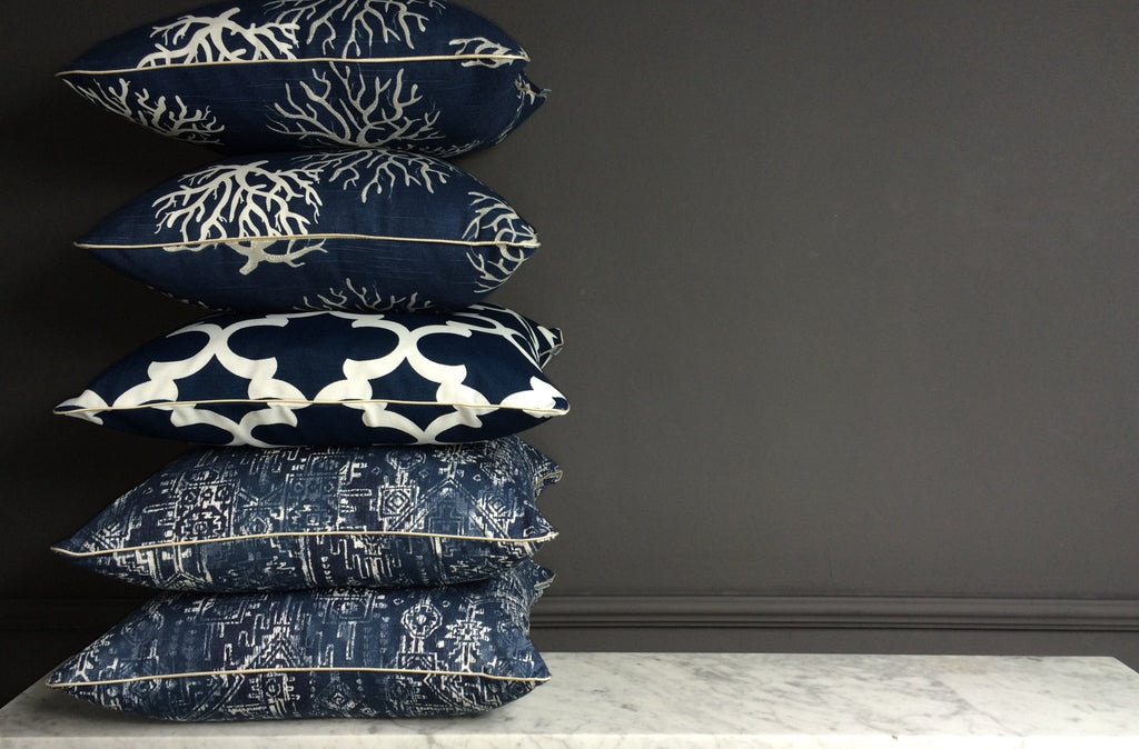 Poduszka dekoracyjna Aztec Navy THE HOMECEPT