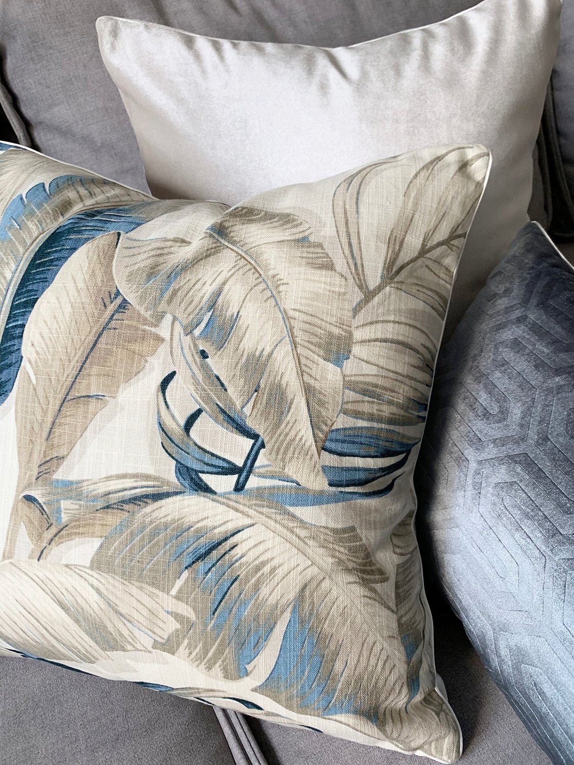 Poduszka dekoracyjna Bali Taupe THE HOMECEPT