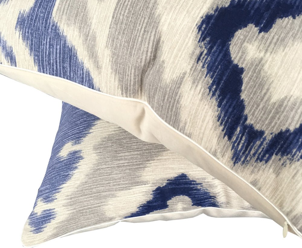 Poduszka dekoracyjna Ikat Blue THE HOMECEPT
