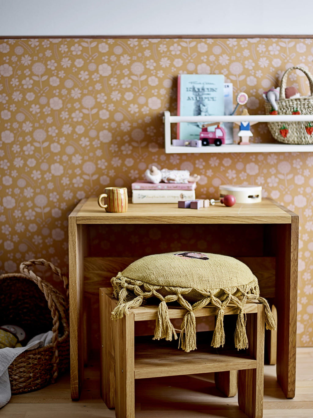 Poduszka Elinna żółta bawełniana Bloomingville Mini