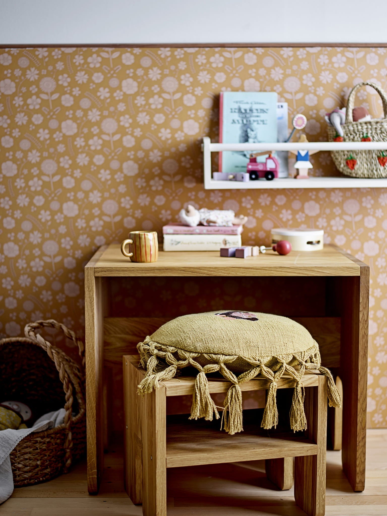 Poduszka Elinna żółta bawełniana Bloomingville Mini