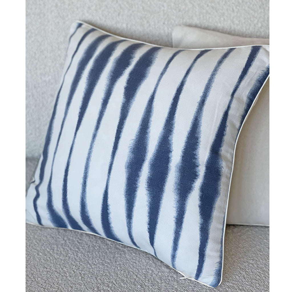Poduszka Indigo z efektem tie dye 45x45cm THE HOMECEPT
