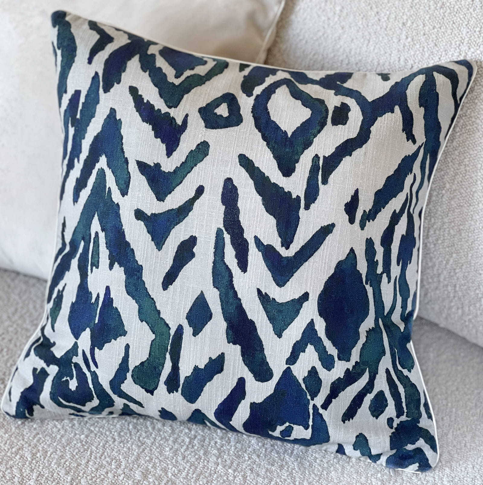 Poduszka Jay ikat 45x45cm THE HOMECEPT