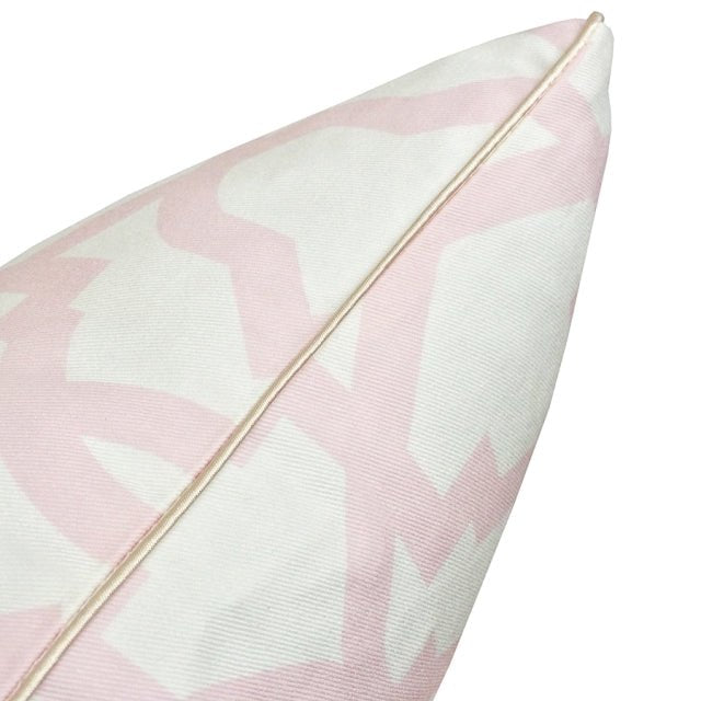Poduszka z geometrycznym wzorem Geo Blush THE HOMECEPT
