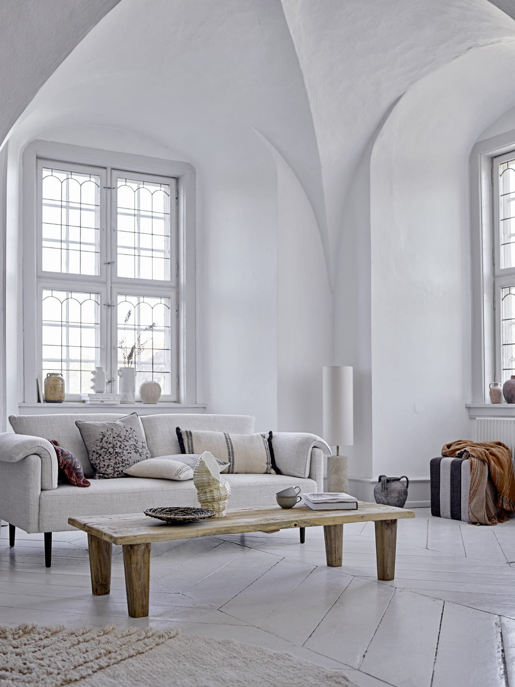 Sofa Chesham biała poliester Bloomingville