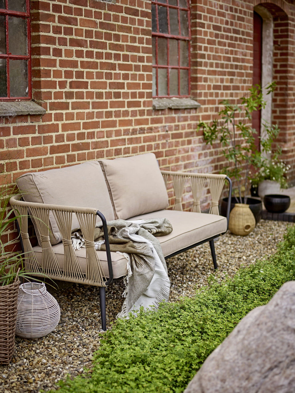 Sofa Pavone brązowa metalowa Bloomingville