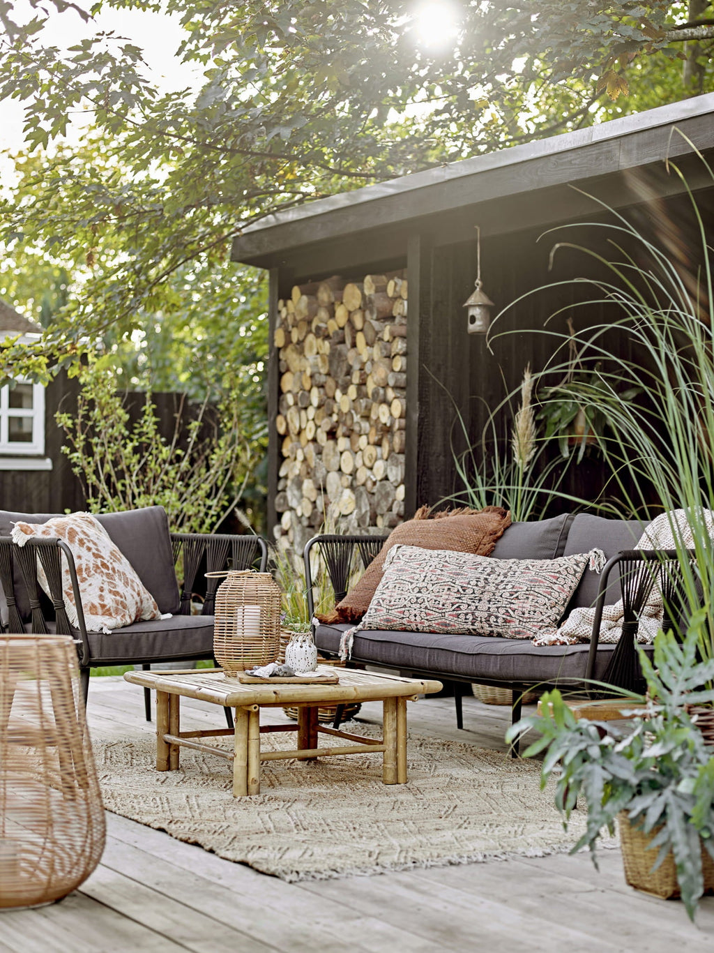 Sofa Pavone czarna metalowa Bloomingville