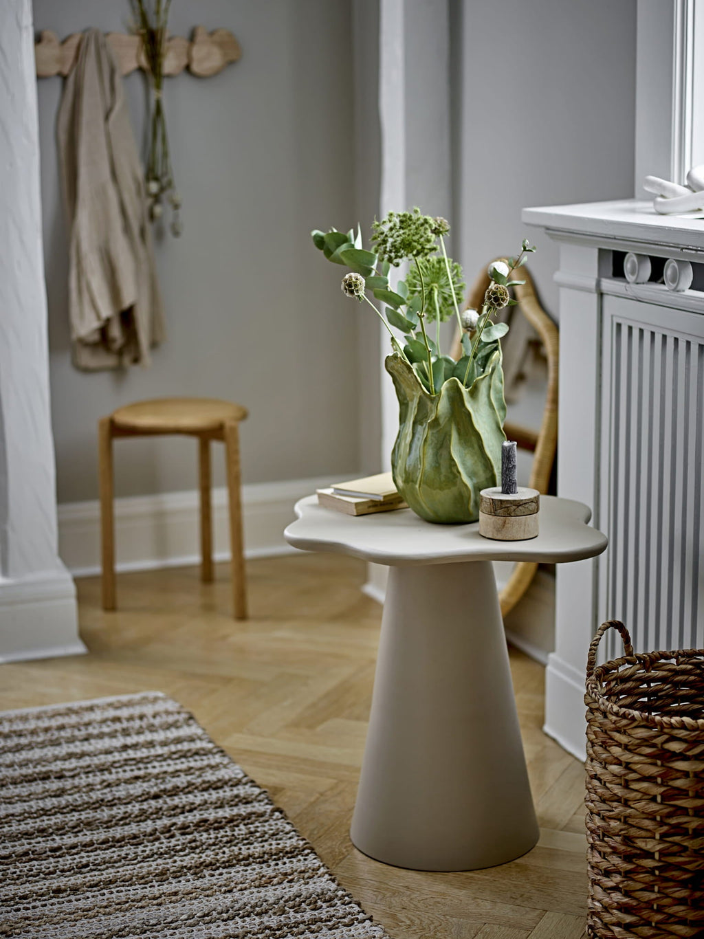Stolik boczny Soller naturalny aluminiowy Bloomingville