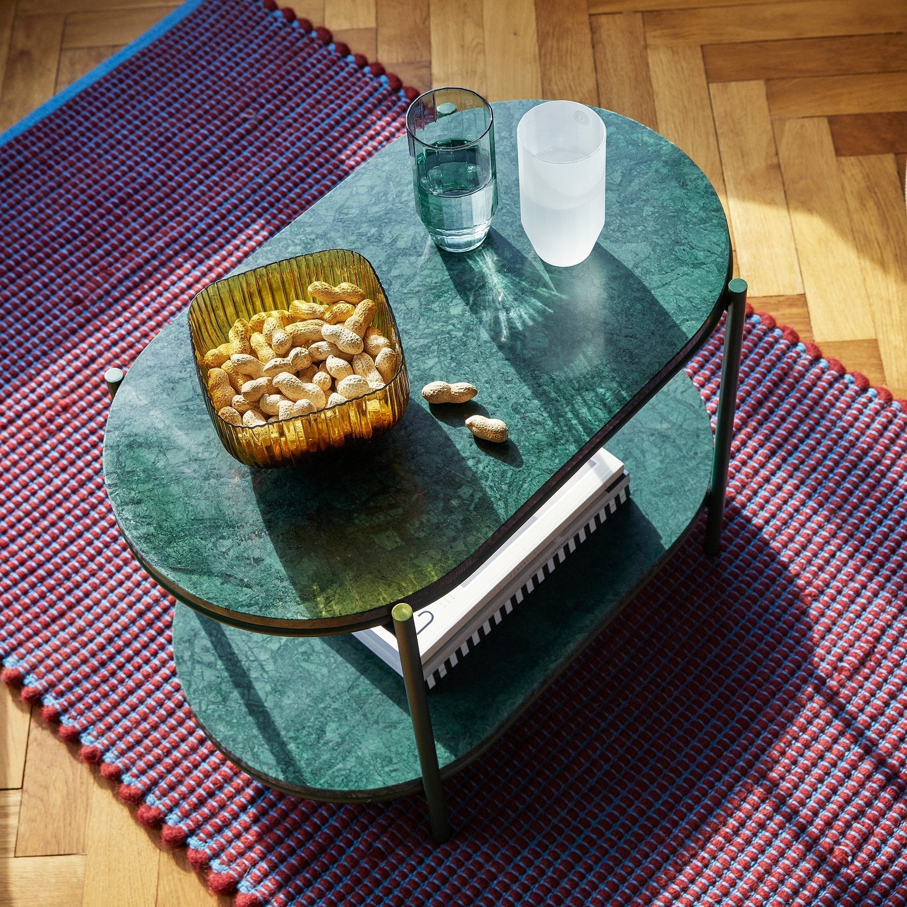 Stolik Nusa Emerald marmur metal zielony Hübsch