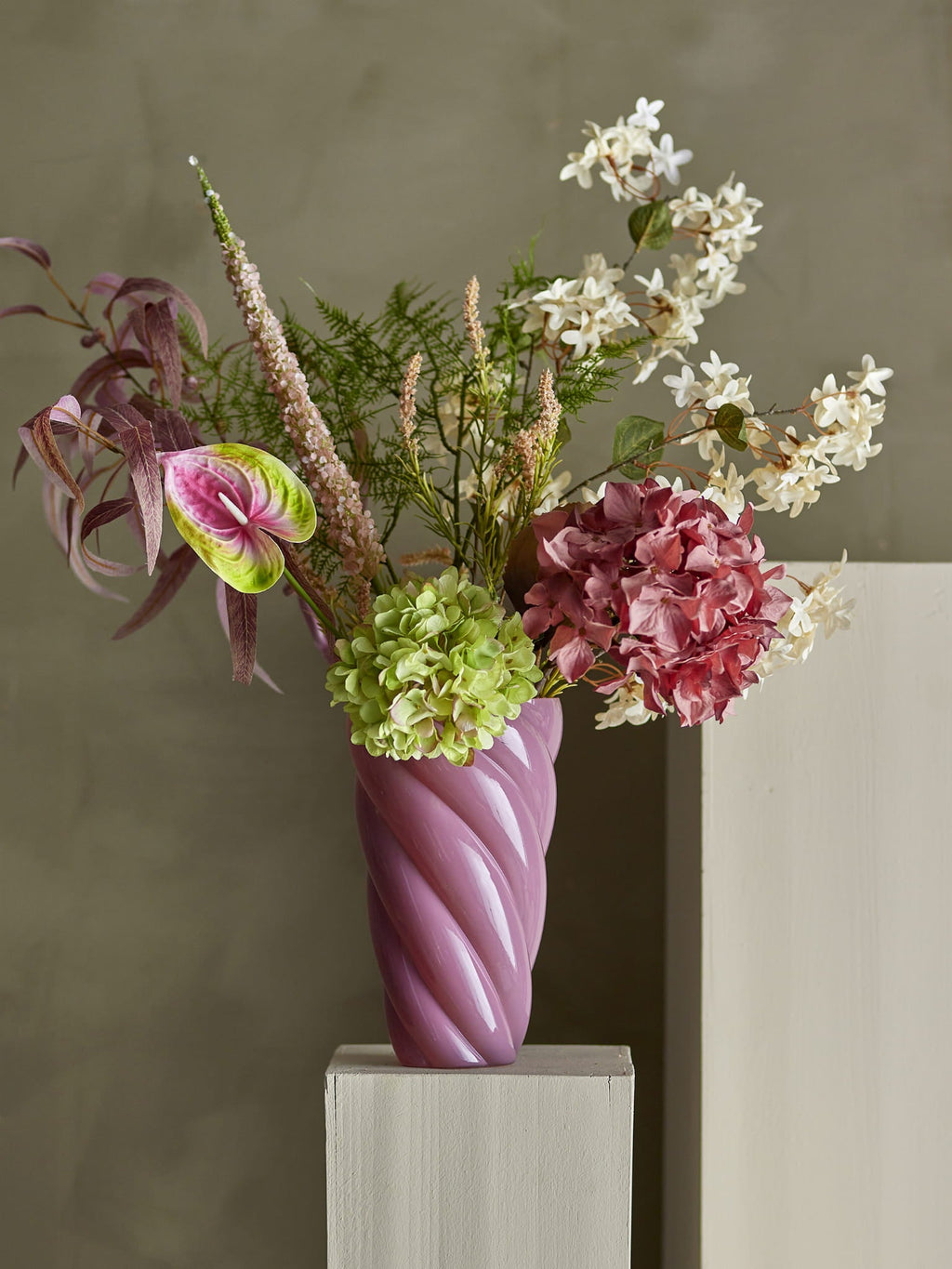 Wazon Callo 29 cm różowy szklany Bloomingville bez marki