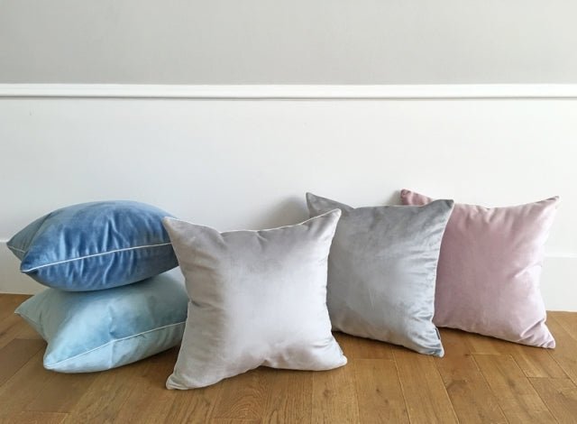 Welurowa poduszka Blue THE HOMECEPT