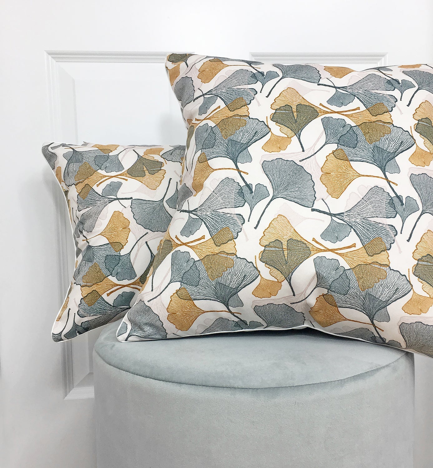 Welurowa poduszka dekoracyjna Ginko THE HOMECEPT