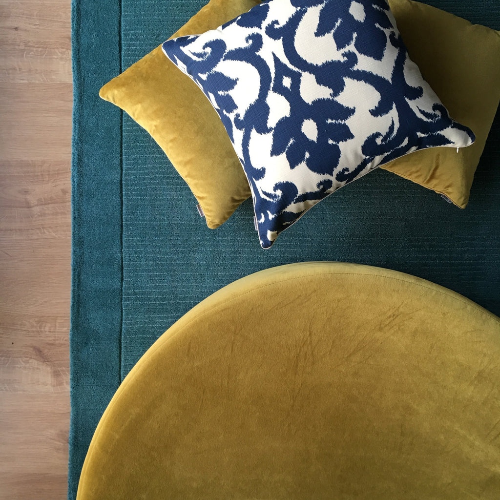 Welurowa poduszka Modern Olive THE HOMECEPT