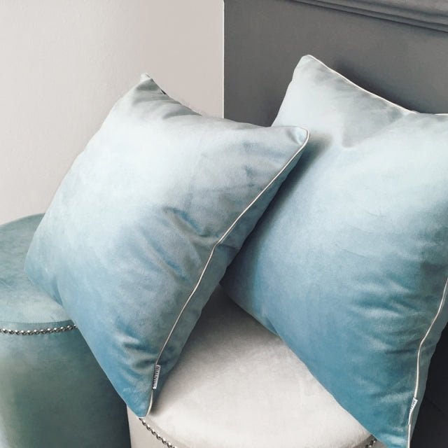 Welurowa poduszka Pastel Blue THE HOMECEPT