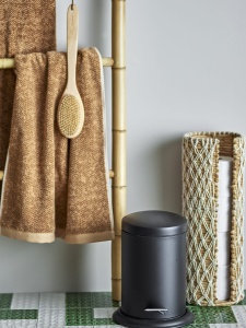 ab69197677d4c4e6cd490a18865e5033