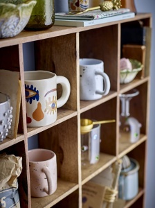 Półka kaszta Tilo 70x70 cm na kubki dekoracje