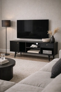 Czarna szafka RTV – nowoczesna aranżacja do małych mieszkań